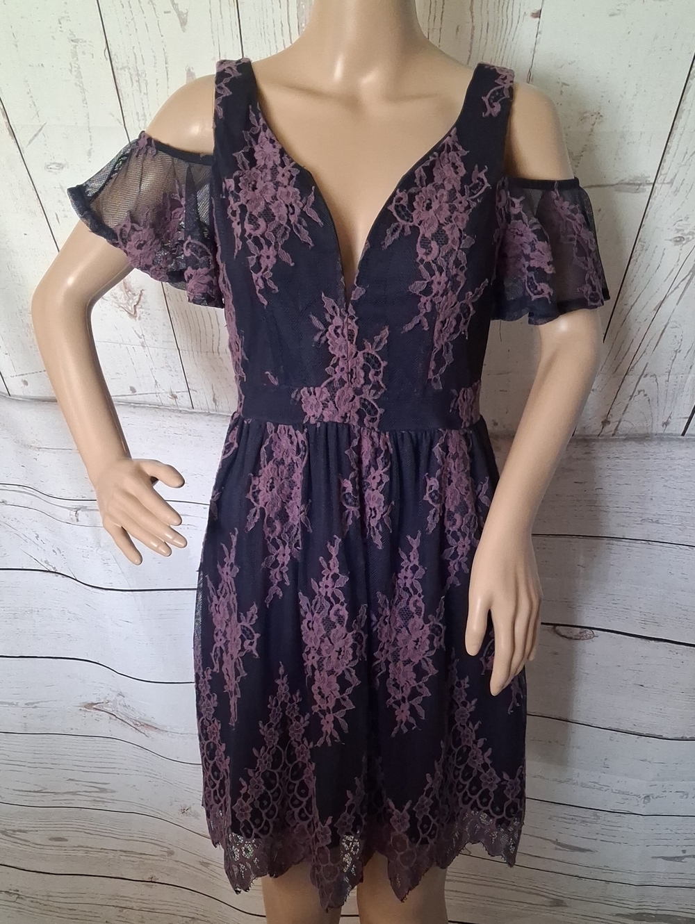 VENUS Navy Dress with Mauve/Lilac Lace Overlay Cold-Shoulder Detail Size 4